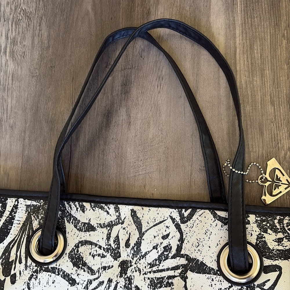 Roxy Black and White Floral Tote Bag - Picture 11 of 13